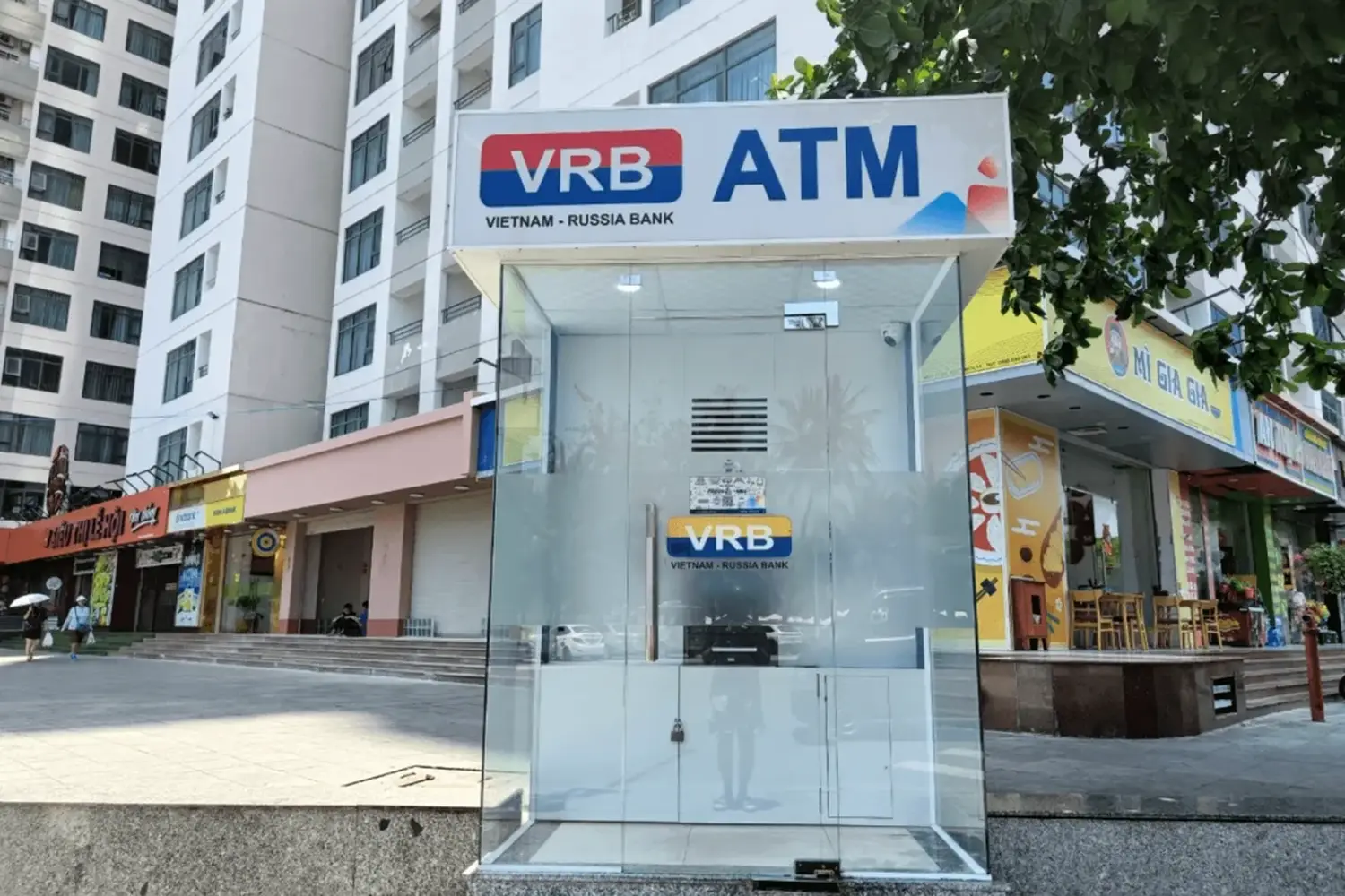 Банкоматы VRB во Вьетнаме — снятие наличных с карты МИР