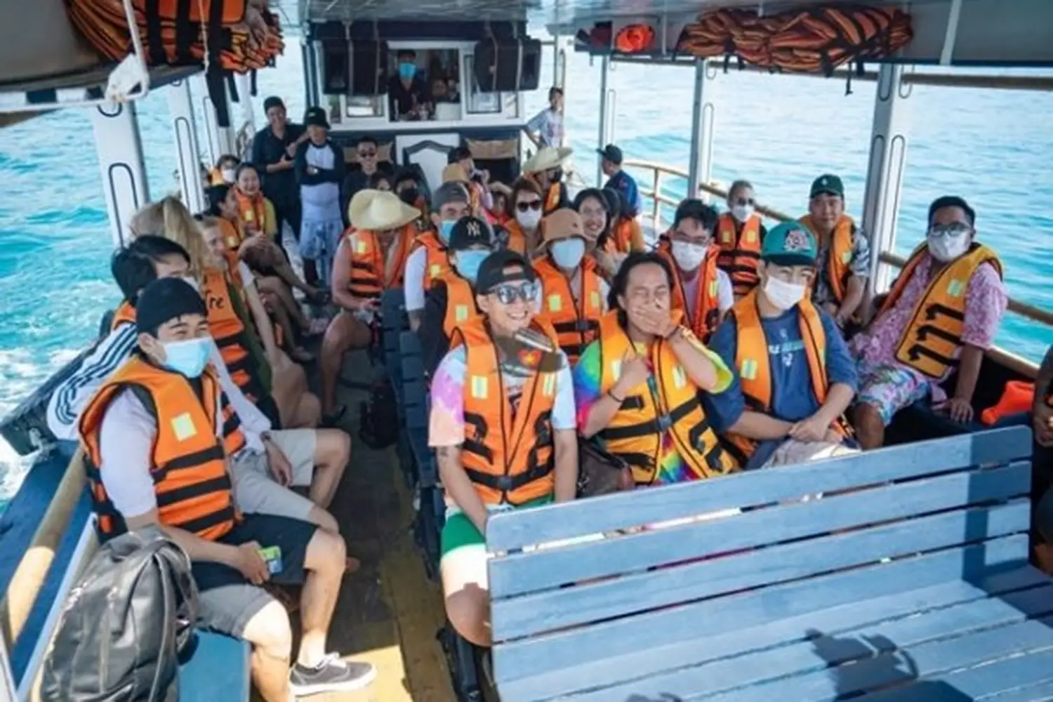 Happy Boat Floating Bar Нячанг